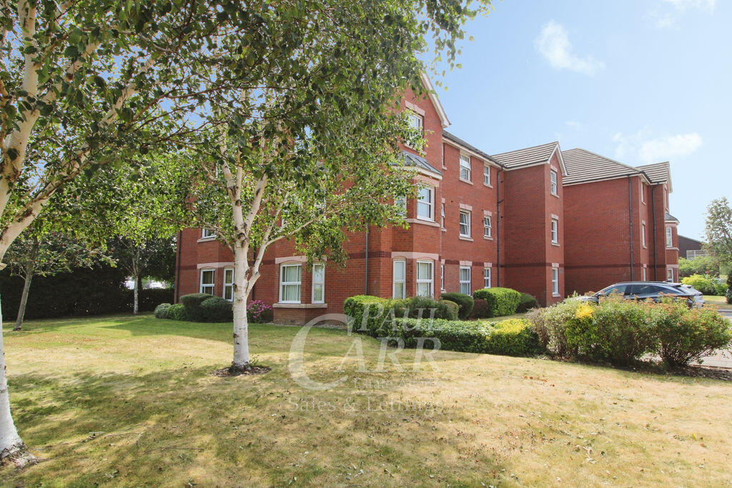 2-bed flat on Westfield Drive, Aldridge, WS9 8ZA, £240,000