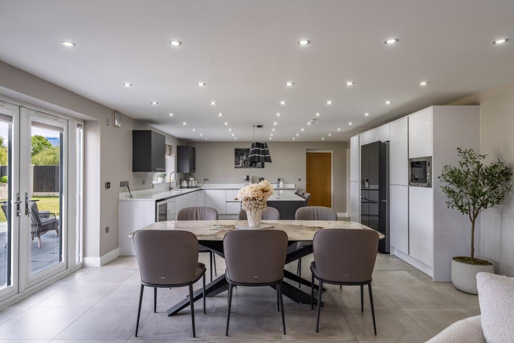 House in Telford, Hadley and Leegomery - More