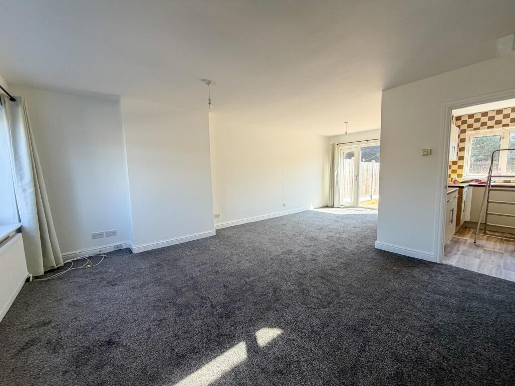 House in Enfield - More
