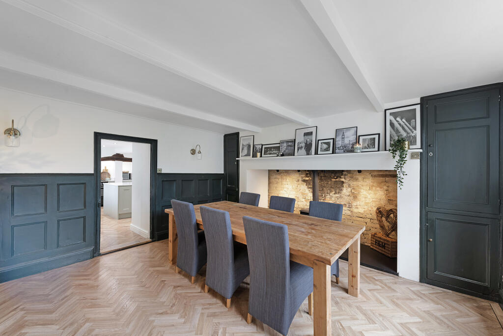 House in Huntingdonshire, Warboys - More