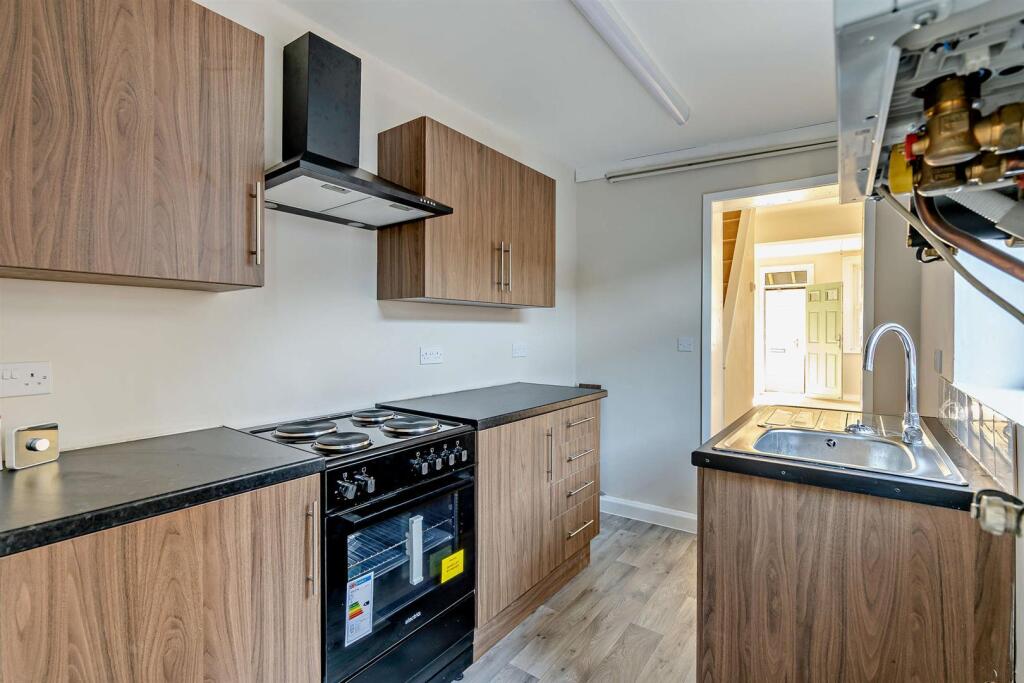 House in Dartford - More
