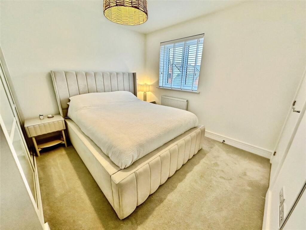Millet Road, Finchwood Park, Wokingham photo 4