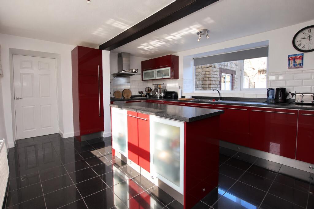 House in West Lindsey, Normanby-by-Spital - More