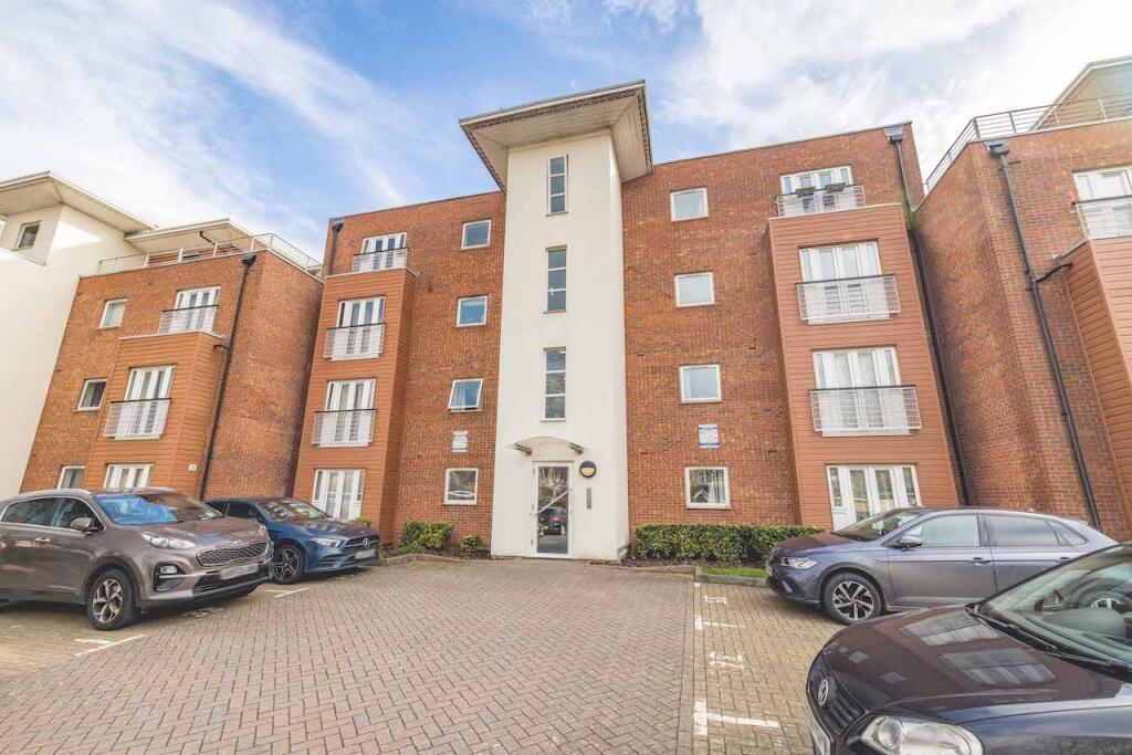 Main image of property: Hawkes Close, Langley, SL3