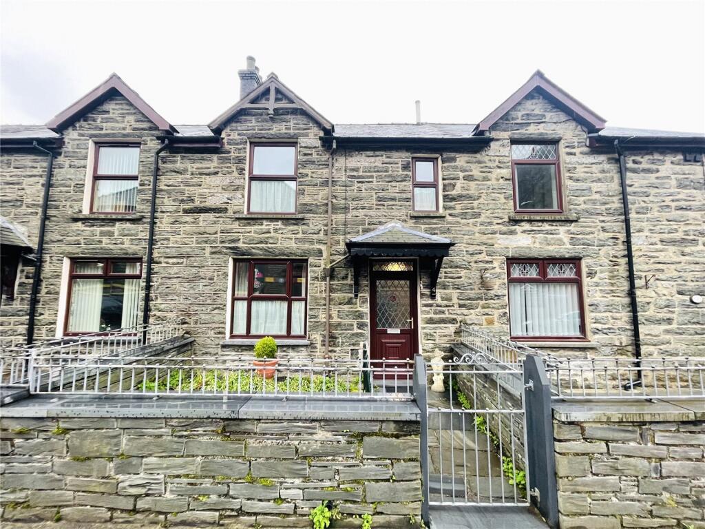 Main image of property: Park Square, BLAENAU FFESTINIOG, Gwynedd, LL41