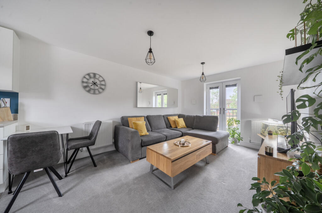 Apartment in Newbury, West Berkshire - View 3