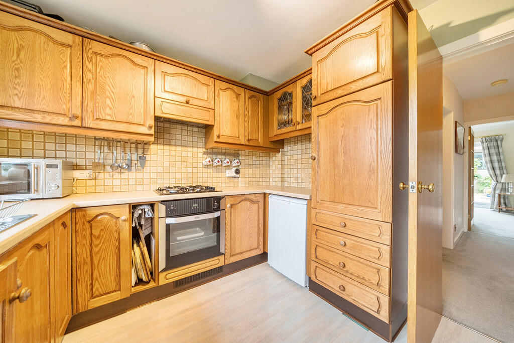 1 Ling Croft, Boston Spa LS23 6PL photo 4