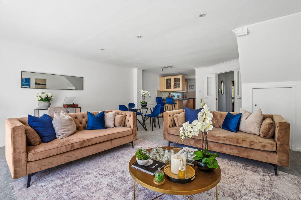 House in Slough - View 5