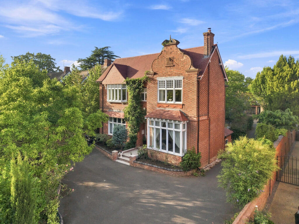 Main image of property: Hillmorton Road, Rugby, Warwickshire CV22 5AB