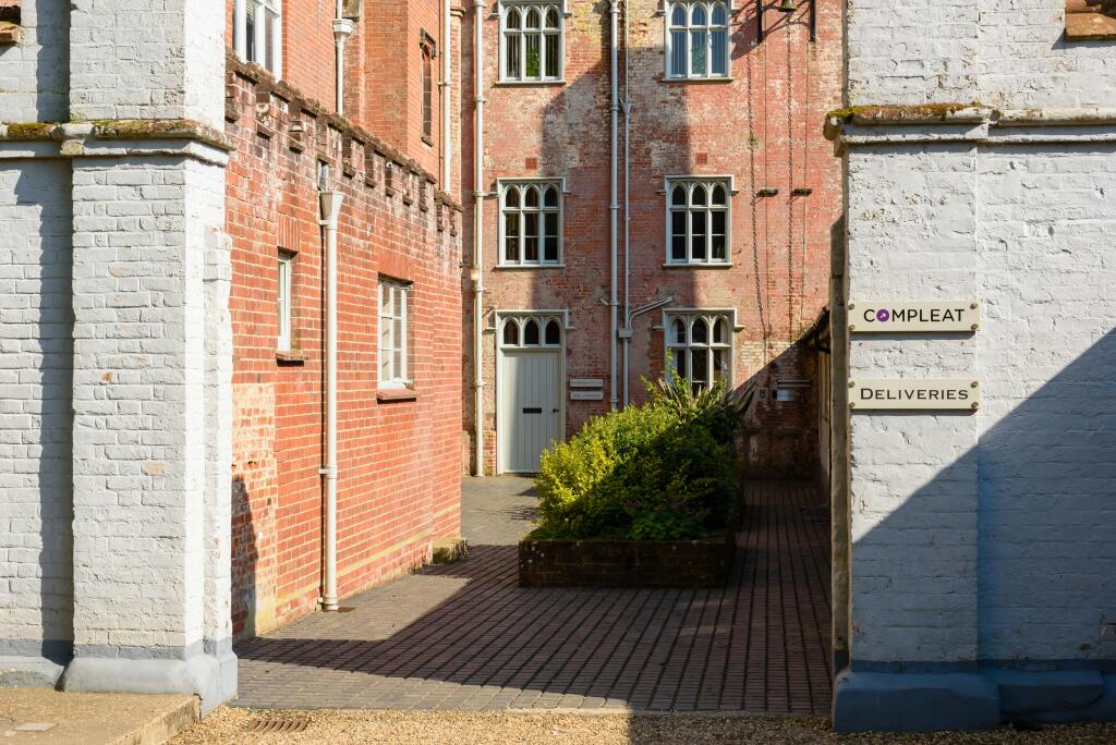 KH Exterior 046.jpeg