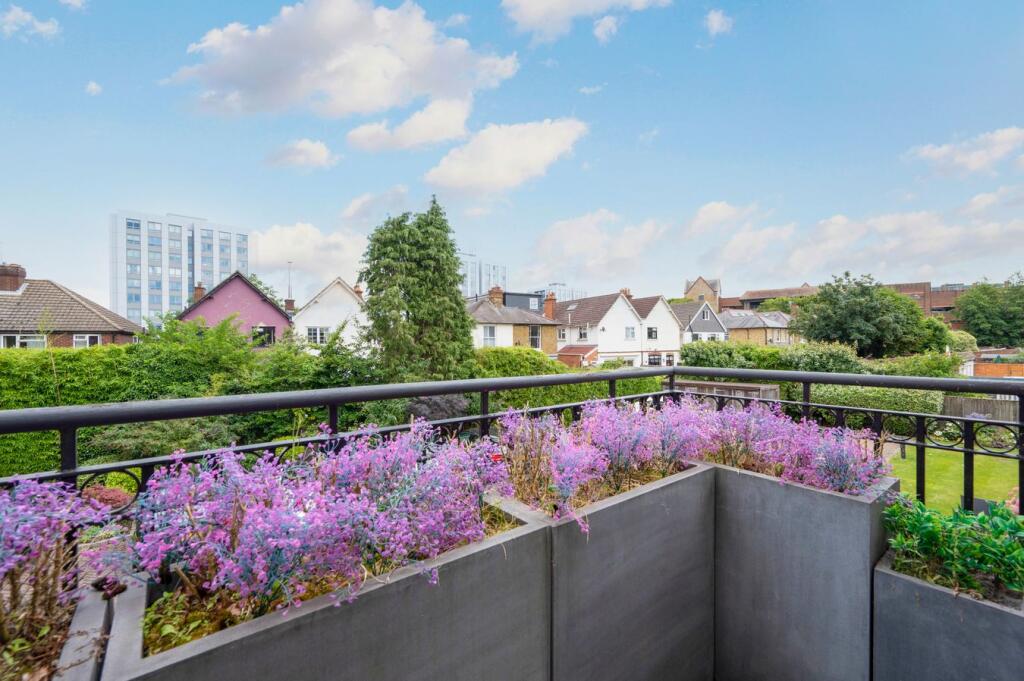 Apartment in Kingston upon Thames - View 5