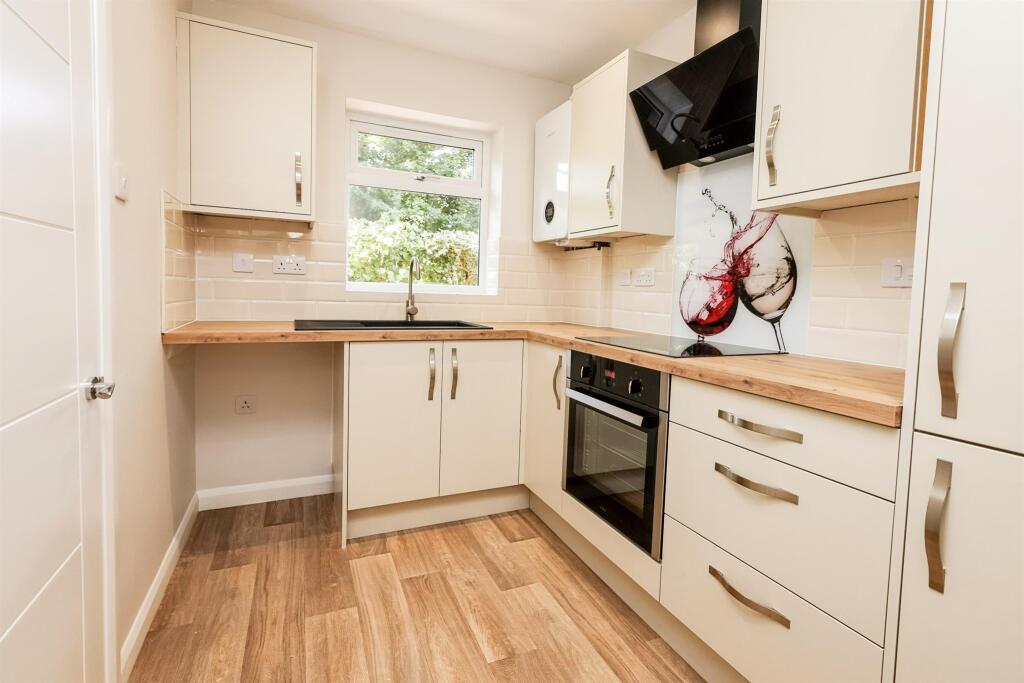 House in Worcester - View 4