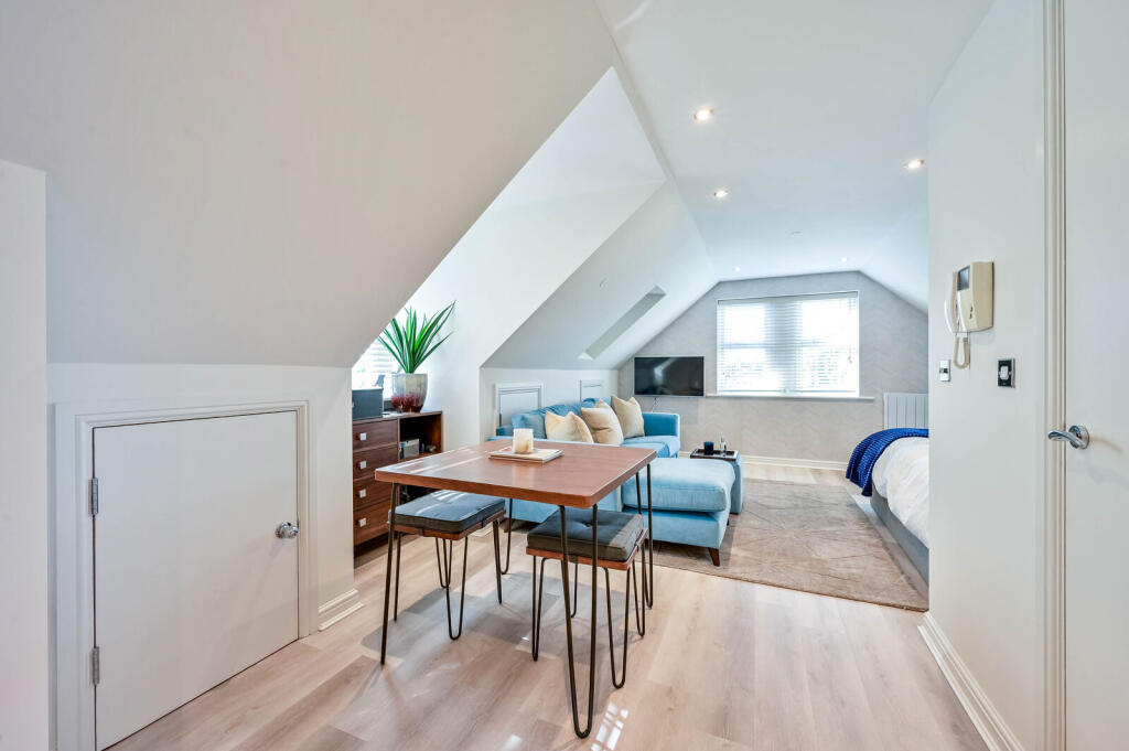 Apartment in London - View 3