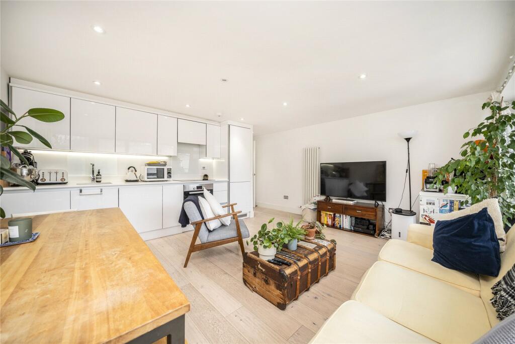 Main image of property: Vallance Road, London, E1