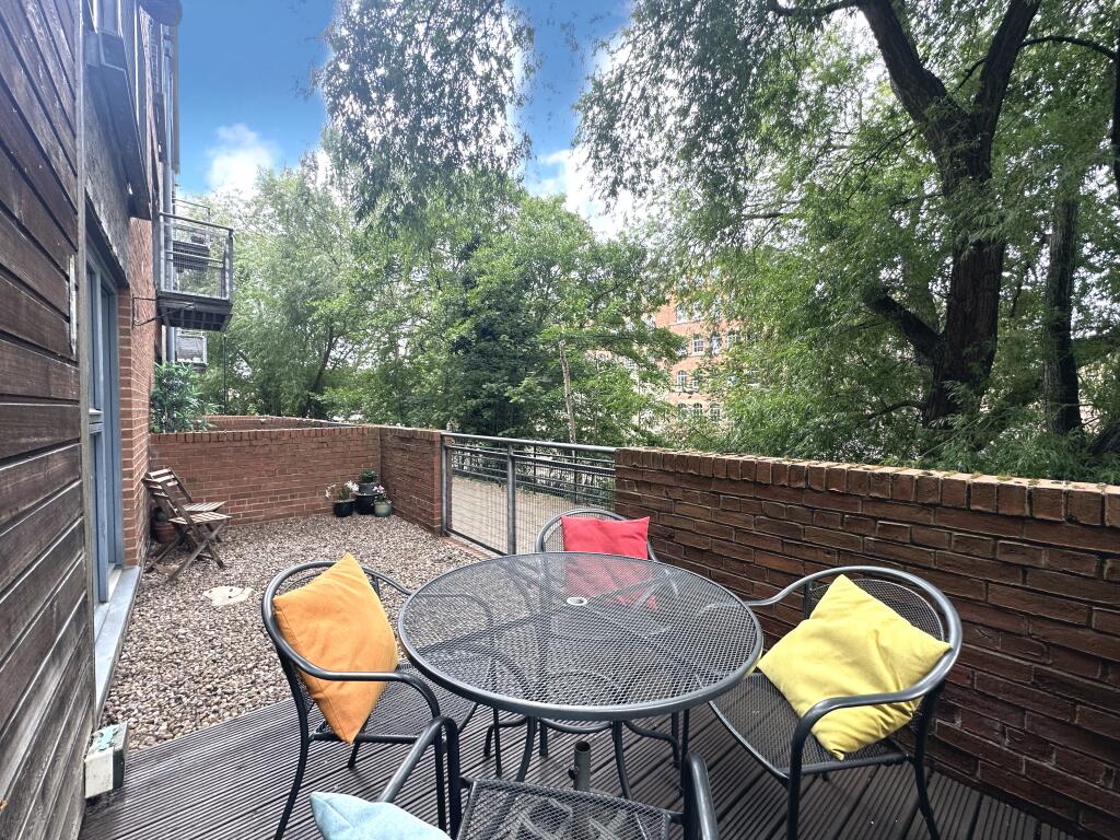 Apartment in Sheffield, South Yorkshire - View 4