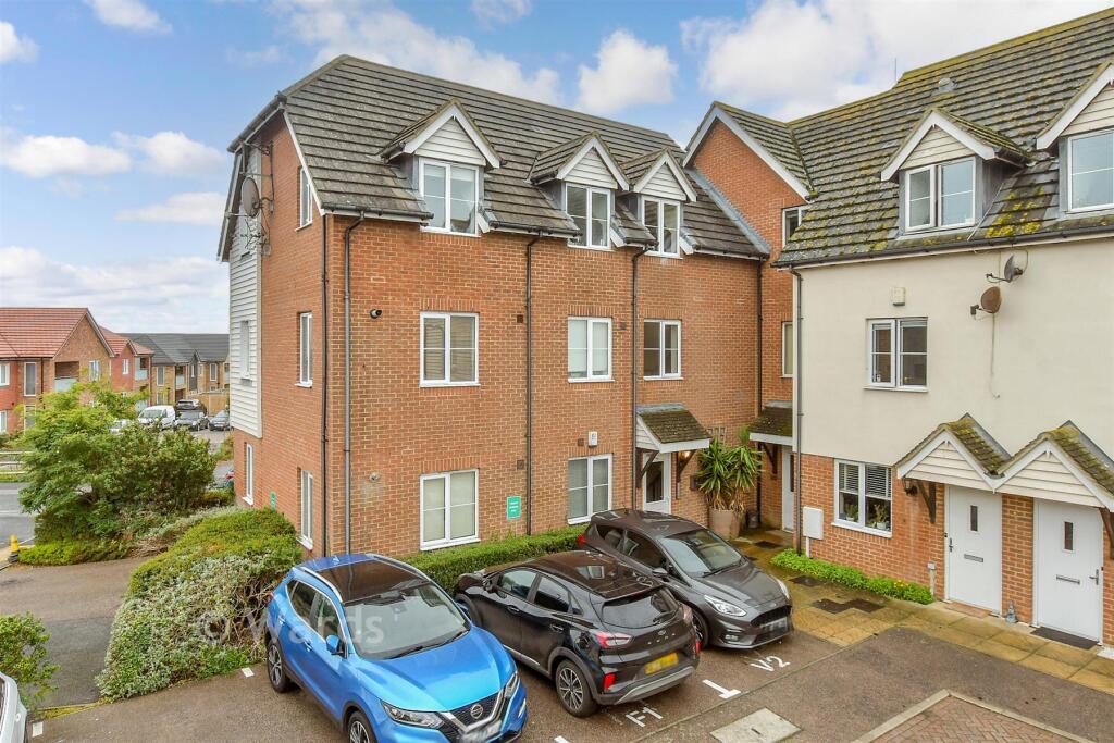 2-bed flat on Saddlers Mews, Ramsgate, Kent, £112,500