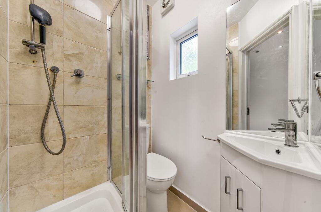 Apartment in London, Kilburn - View 5