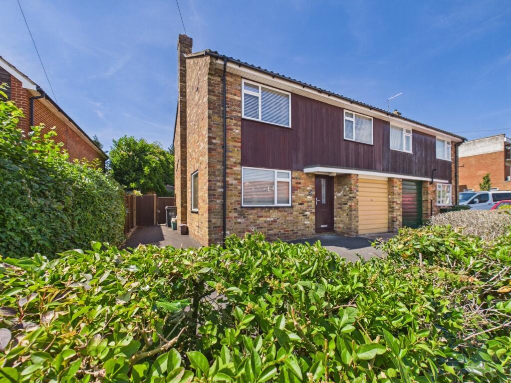 Main image of property: Chiltern Avenue, Amersham, Buckinghamshire, HP6
