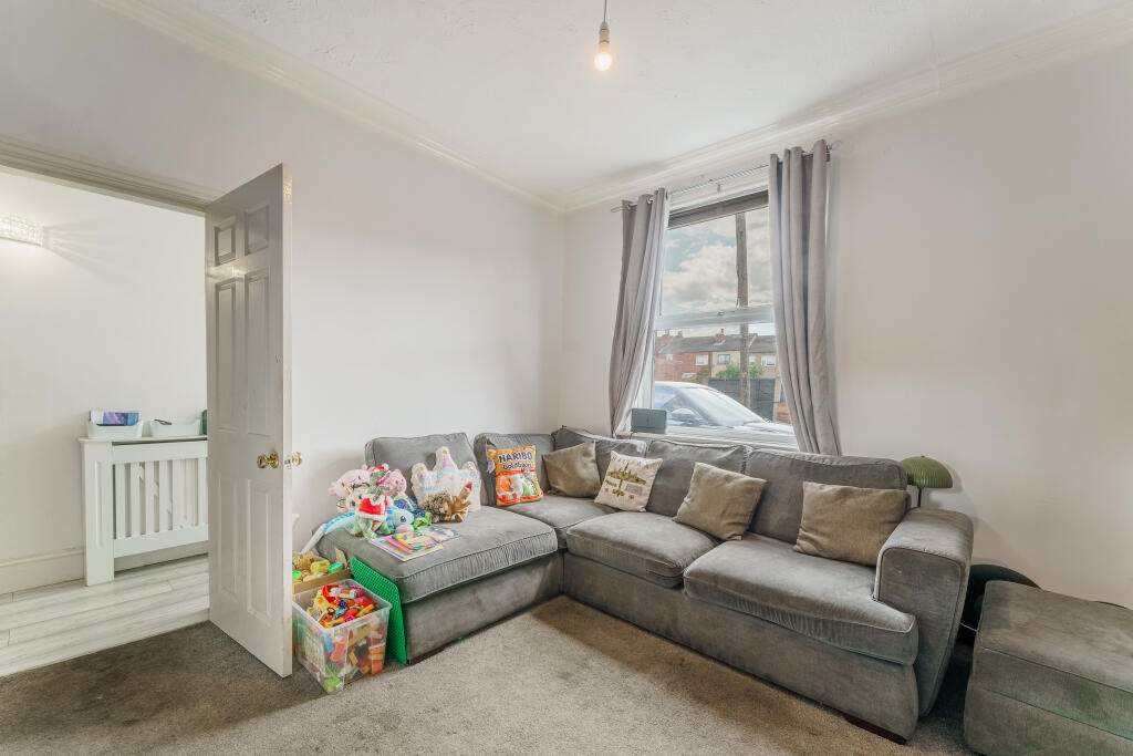 House in Wakefield, Glasshoughton - View 4