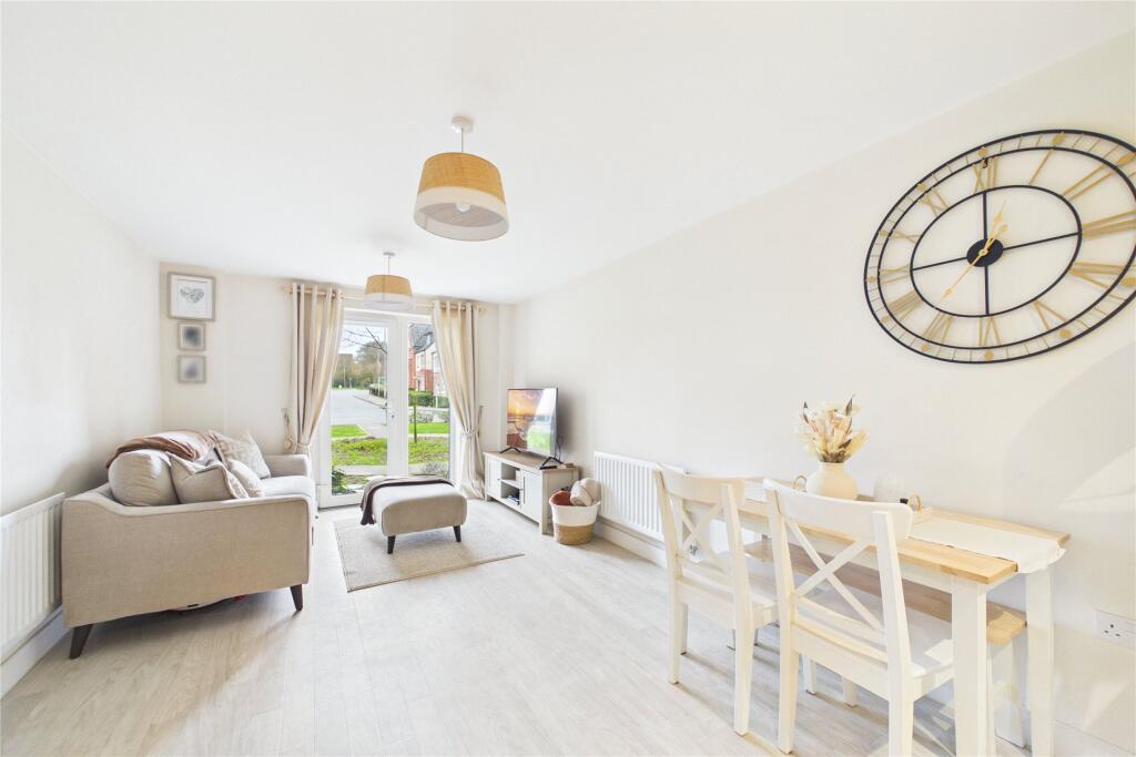 Webster Close, Bracknell, Berkshire, RG12 photo 3
