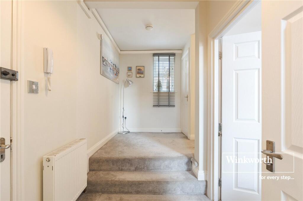 Apartment in Christchurch, Pokesdown, Bournemouth - View 4
