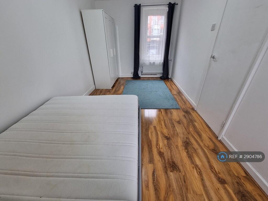 2 bedroom semi-detached house for rent