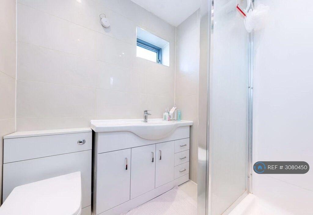 Apartment in London - View 2