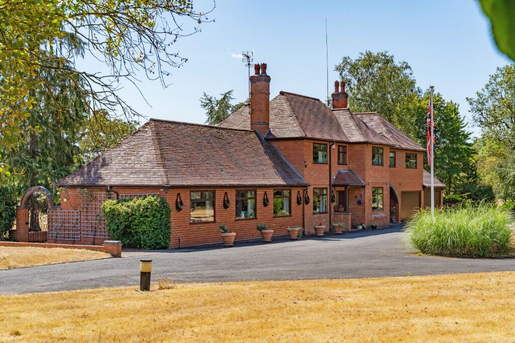 Main image of property: Birmingham Road, Mappleborough Green, Warwickshire, B80