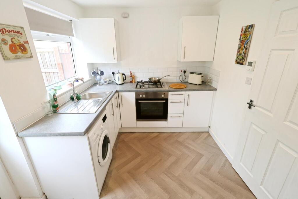 Yew Tree Close, Broughton, Chester photo 4