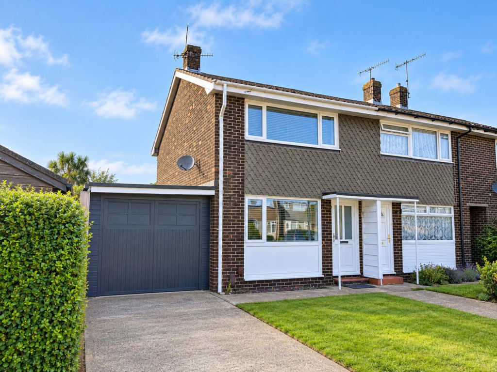 Main image of property: The Deneway, Sompting, Lancing