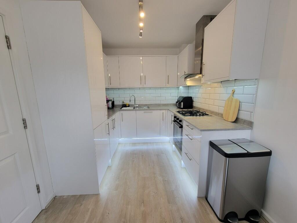 Masons Drive, Great Blakenham, Ipswich, Suffolk, IP6 photo 3
