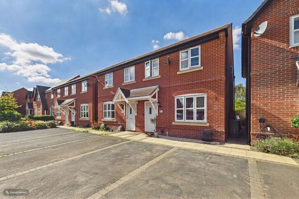 3-bed semi-detached on Belfry Place, Shepshed, £260,000