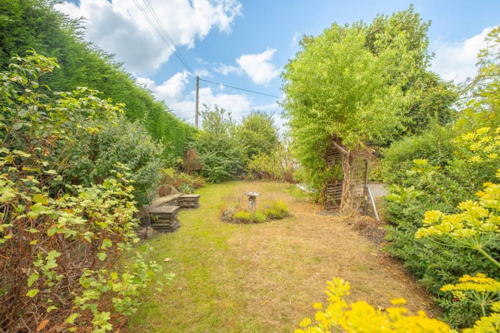 House in Wakefield - View 5