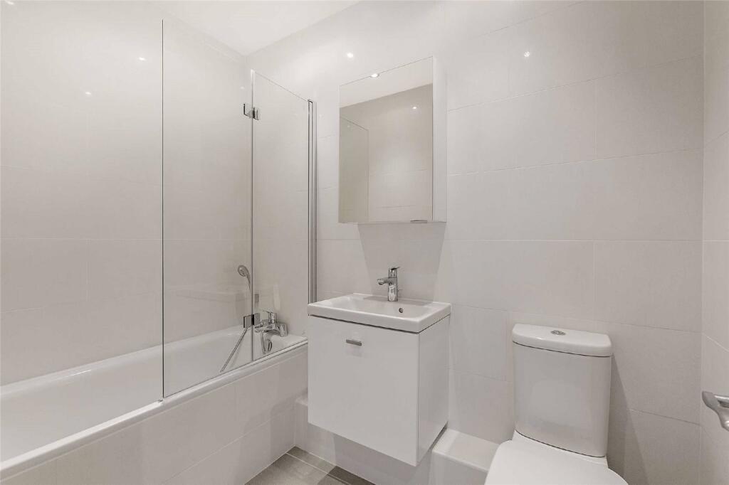 Apartment in London - More