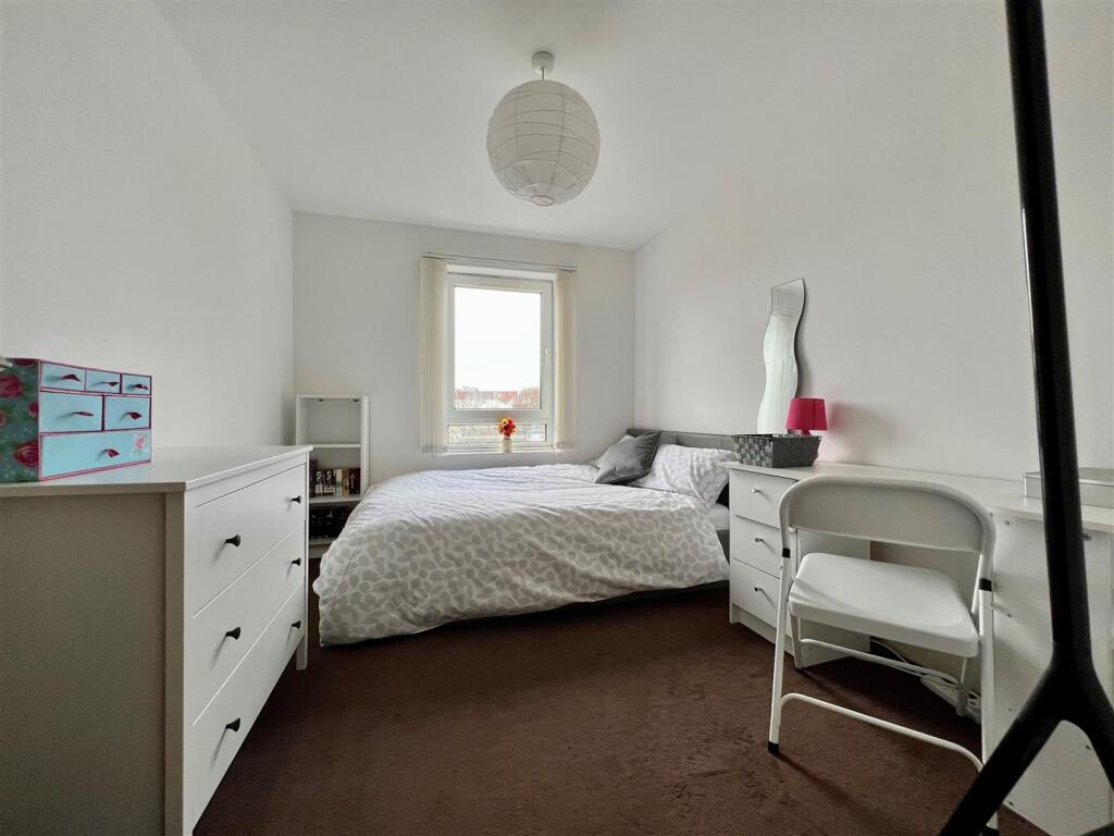 Apartment in Portsmouth - More