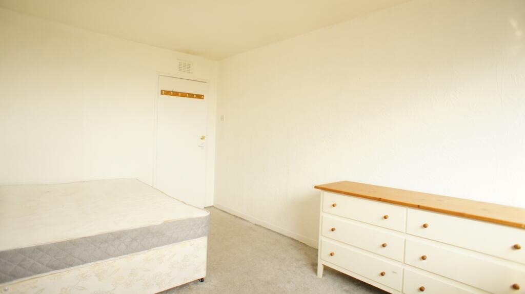 EKMelbourne Court, Gateshead, Tyne and Wear, NE8 - More