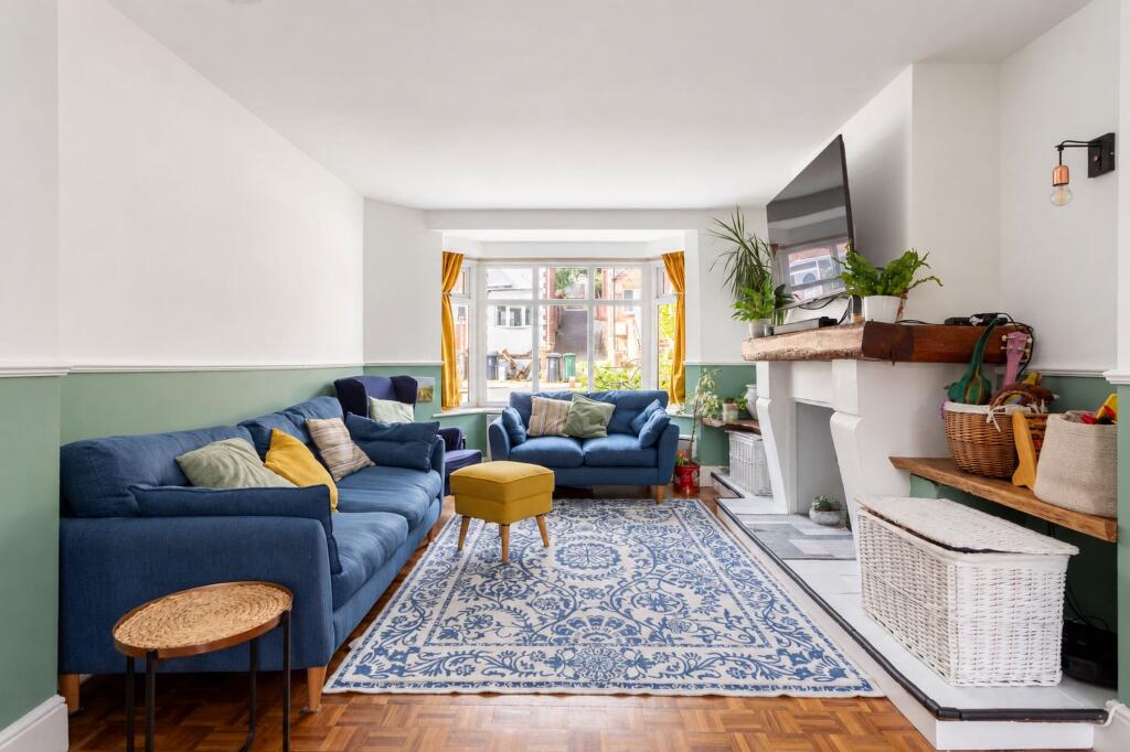 House in Brighton, Hollingdean - More