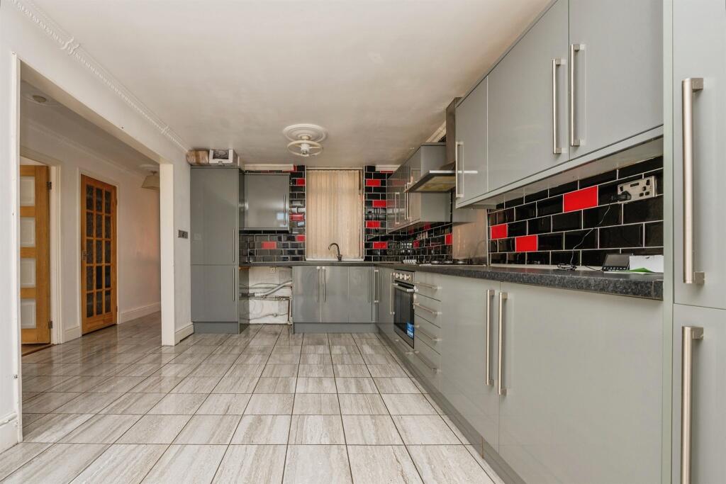 Ilmington Close, Redditch - View 5