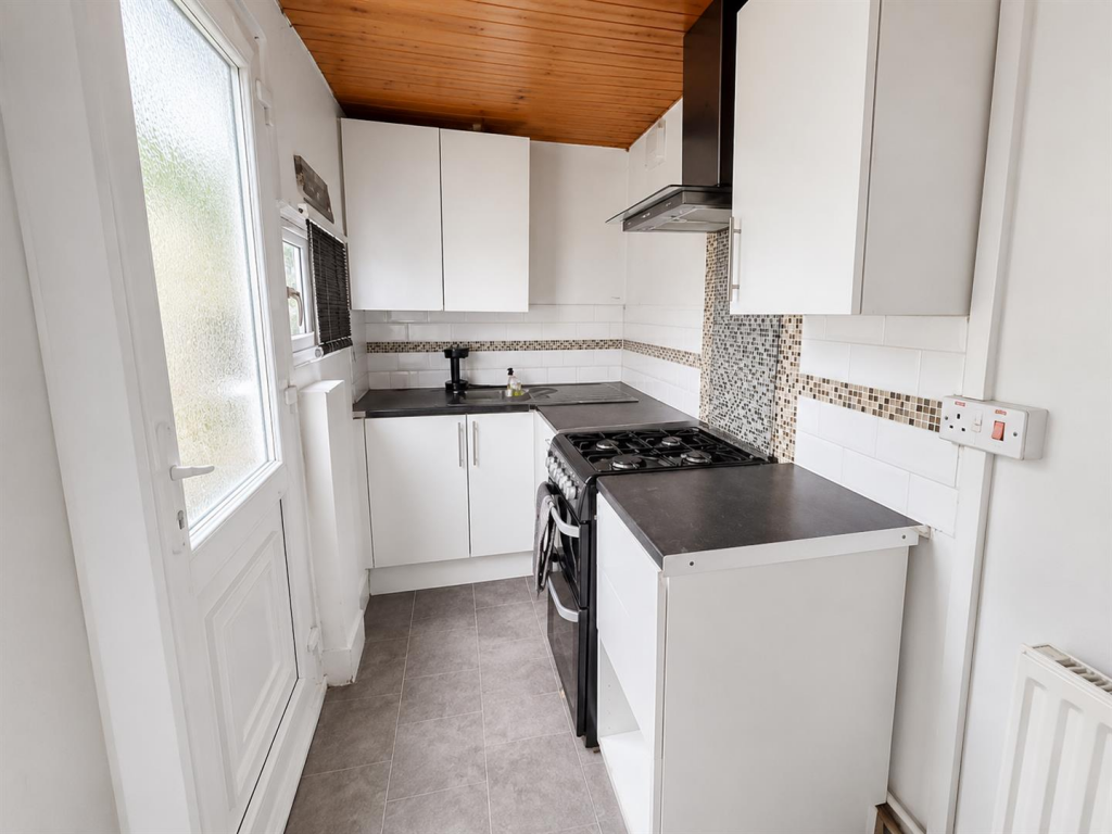 House in Oldham, Greater Manchester - View 4