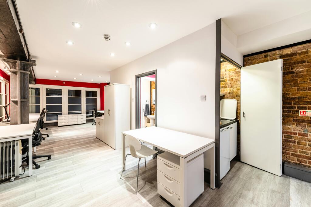 St Saviours Wharf 6 13.jpg