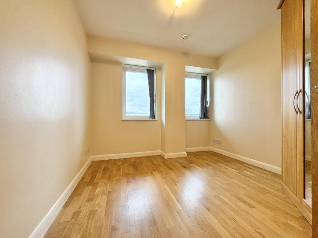 Apartment in Enfield - More