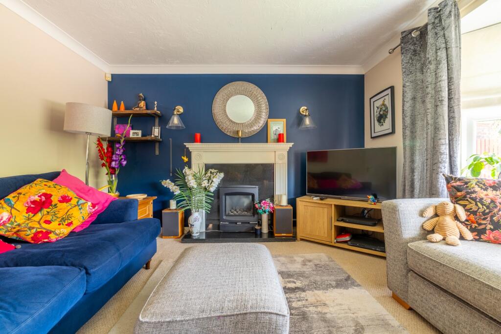 House in Glastonbury, Somerset - More