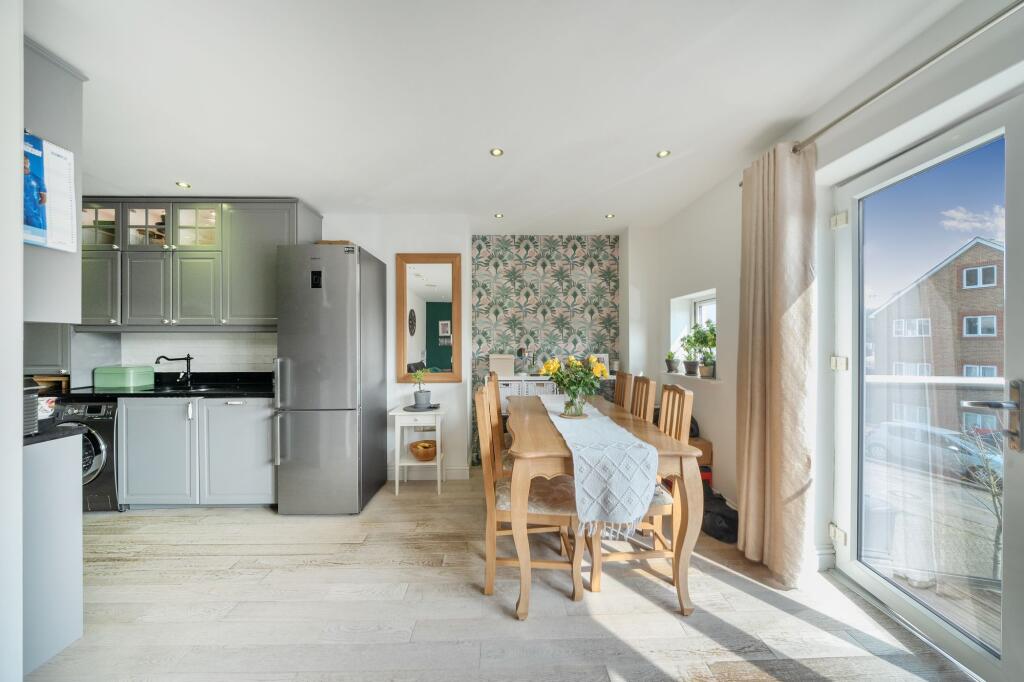 Apartment in London - View 5