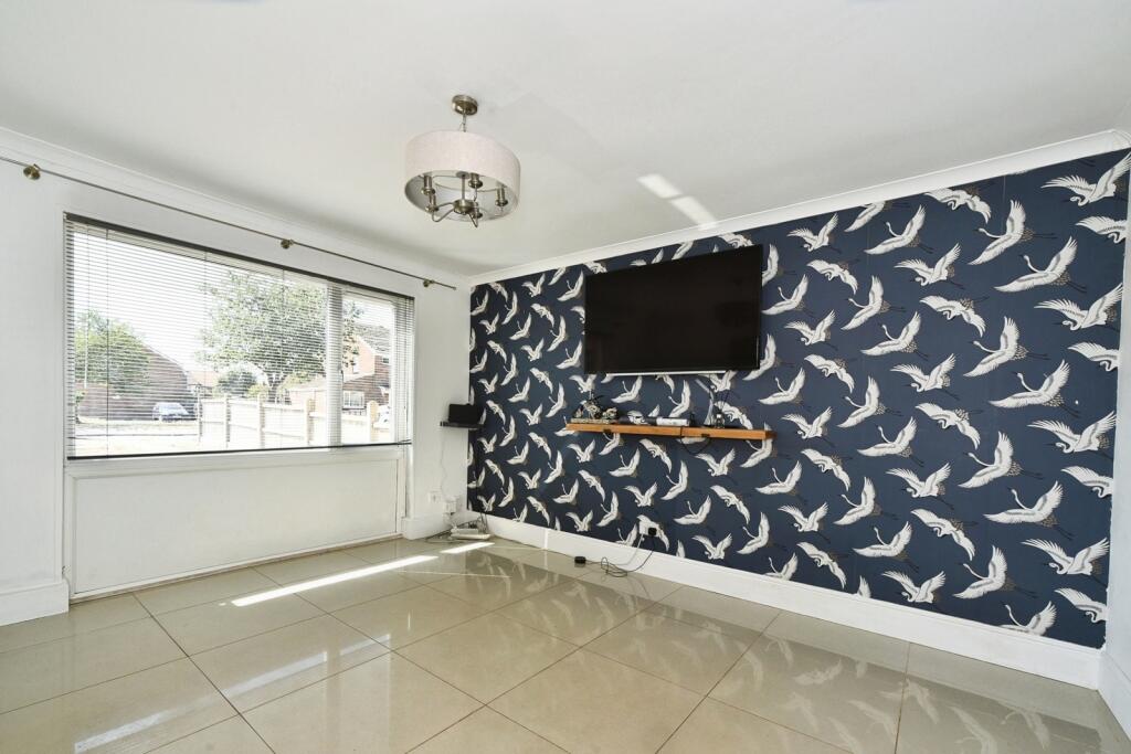House in Thatcham, West Berkshire - View 3