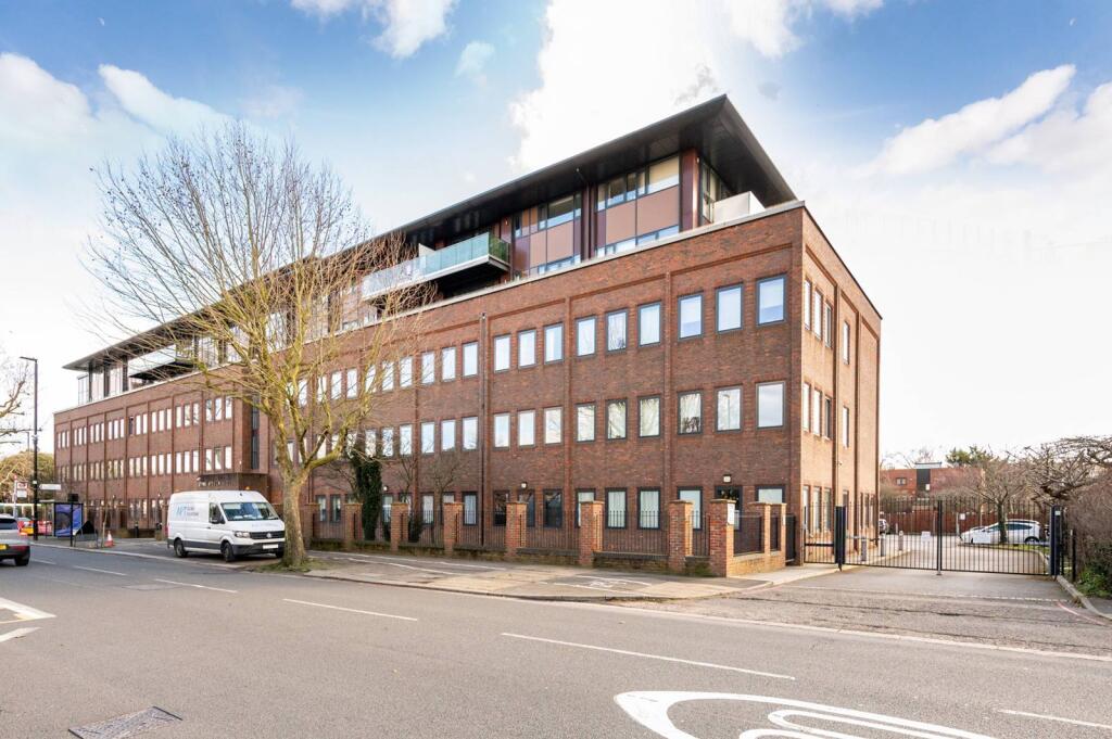 Main image of property: London Road, Isleworth, TW7