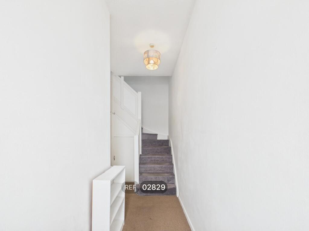 Apartment in Ipswich, Rushmere - View 6