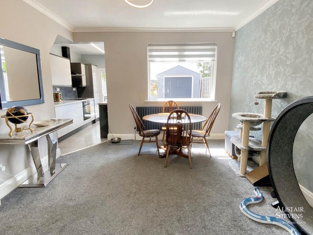 House in Oldham, Greater Manchester - View 5