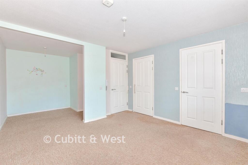 Apartment in Portsmouth - View 4