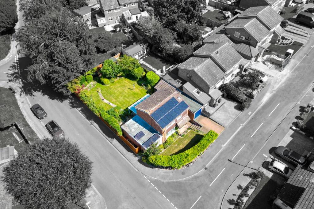 Lingfield Road, Royston photo 3