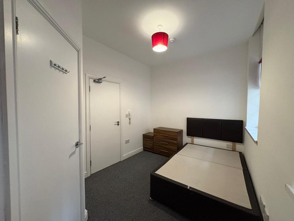 Main image of property: Room 102, Harts House
